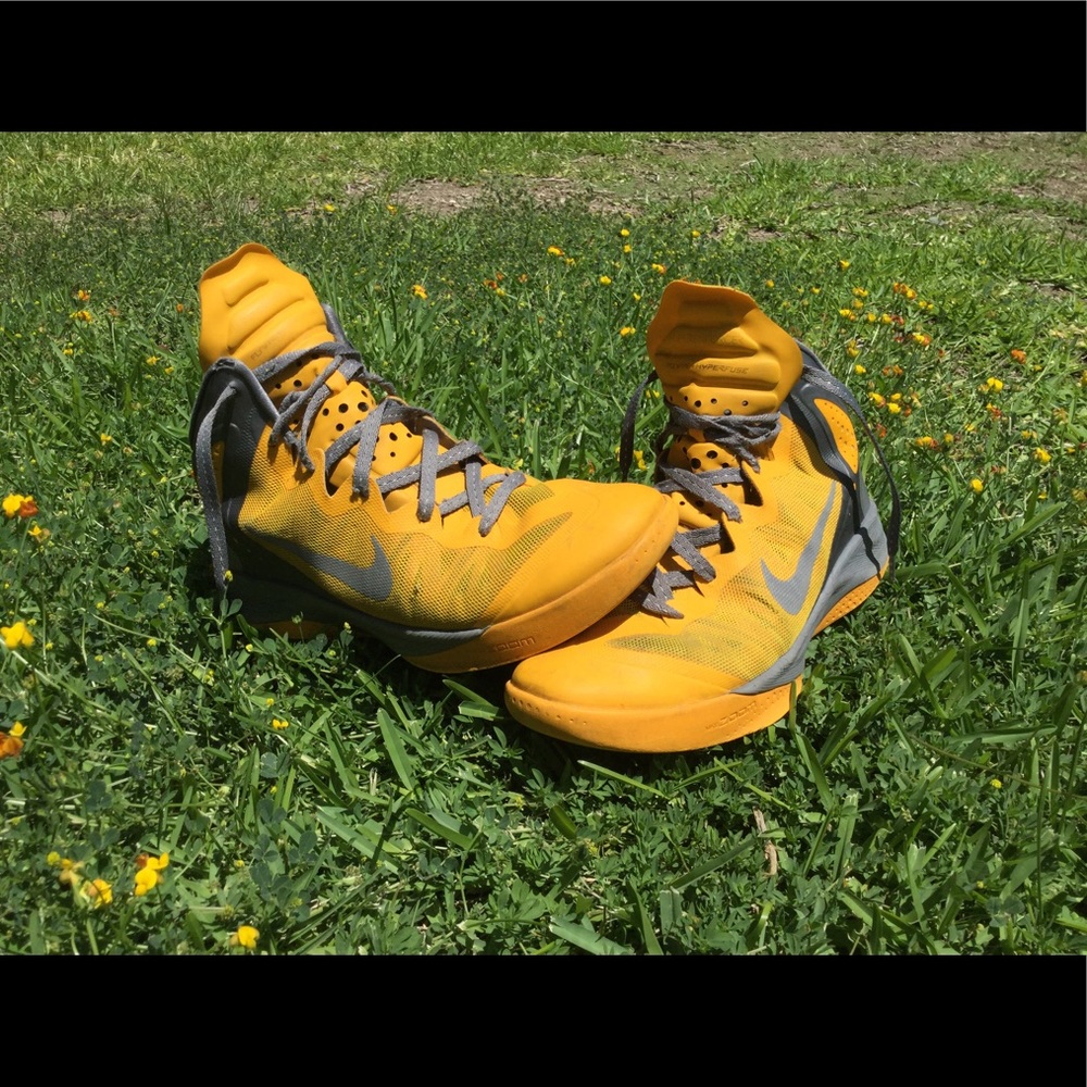 Nike Hyperfuse Mens Basketball Shoes 🏀