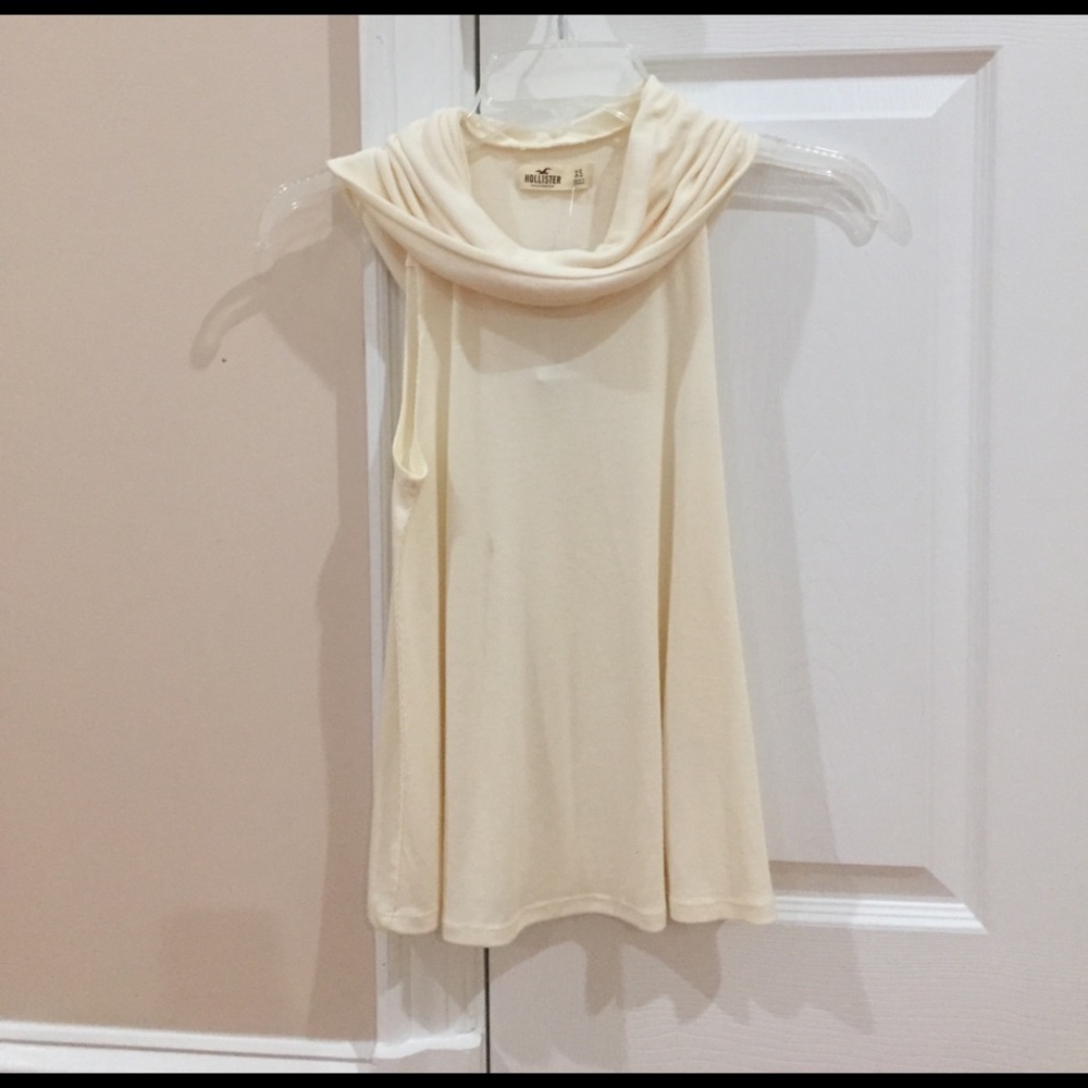 Brand new cowel neck tank