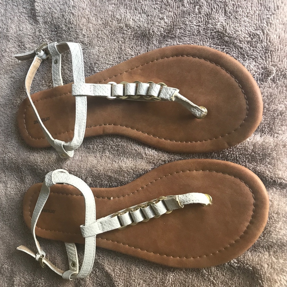 Avenue sandals