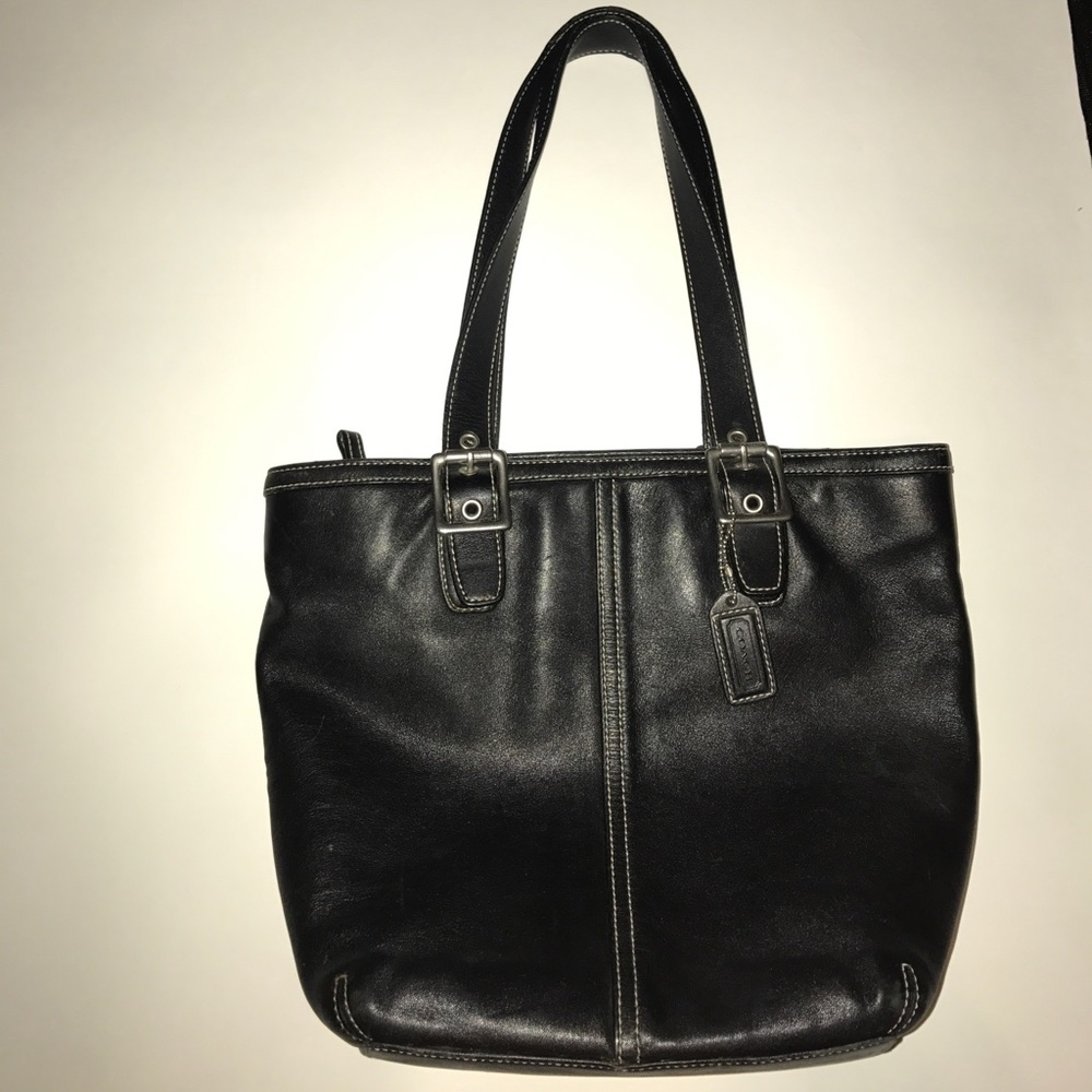 Medium size AUTH soft leather shoulder bag