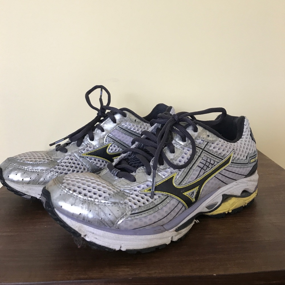 Mizuno wave rider 15