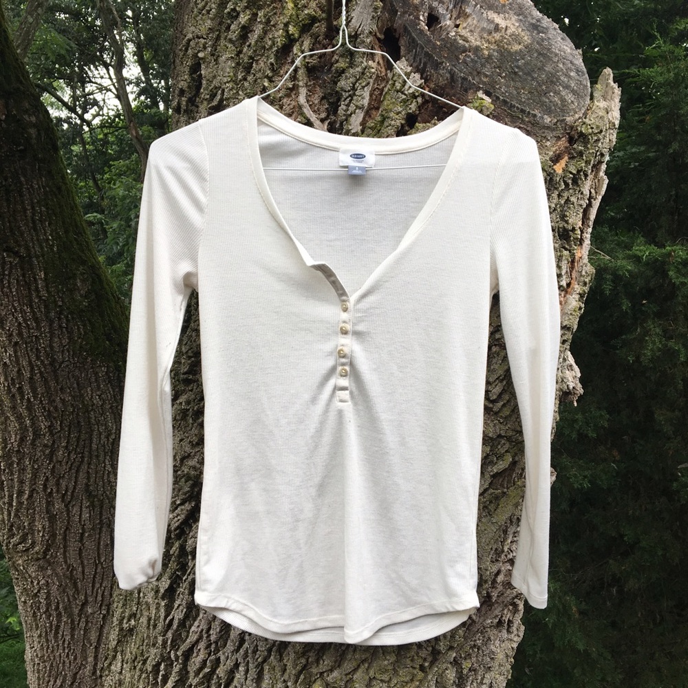 Long sleeve white tee