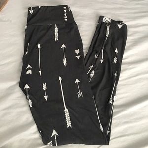 OS LLR arrow black leggings!