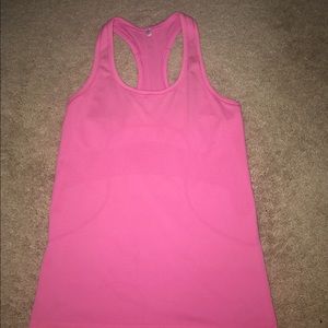Swiftly lululemon tank top