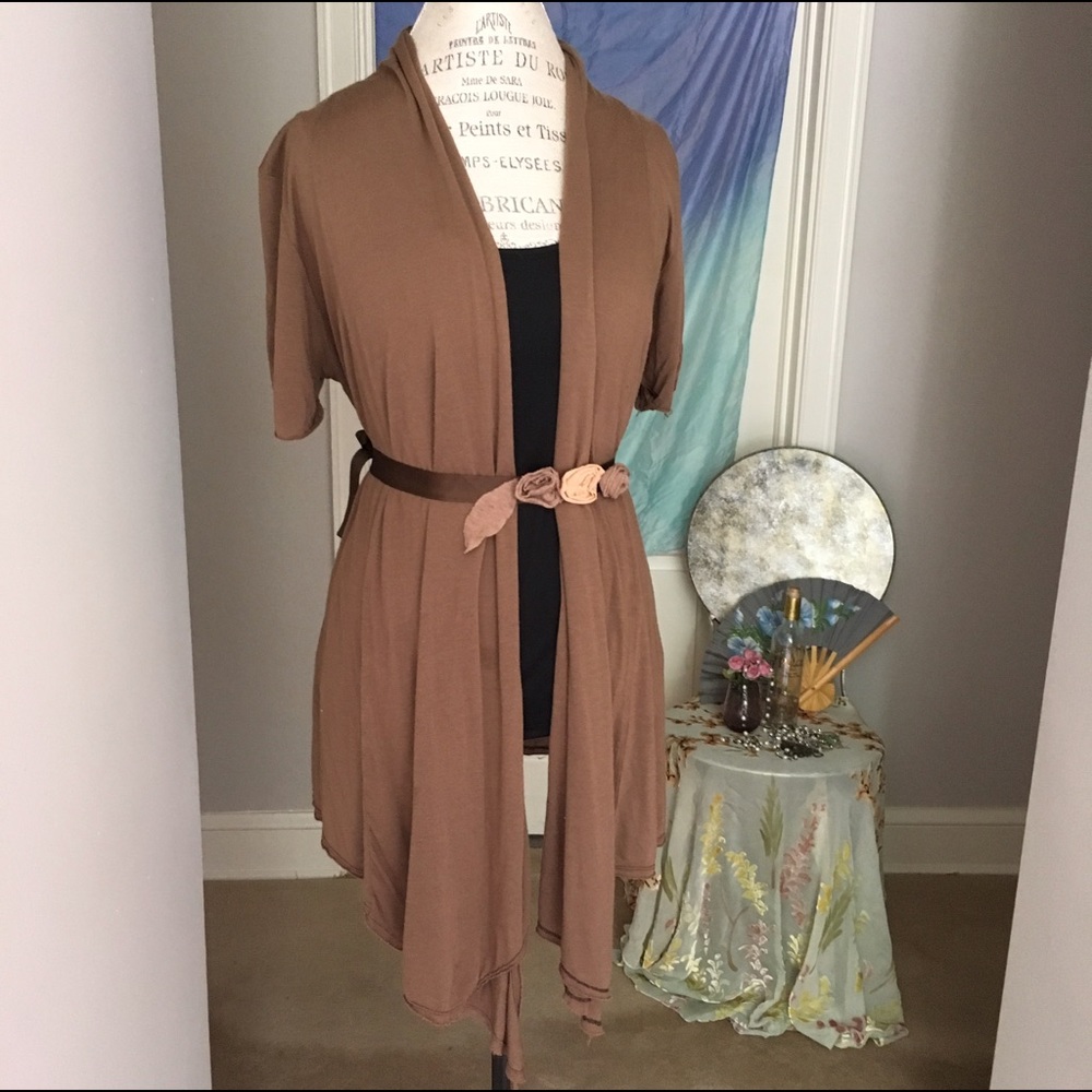 🚫Donated🌪🚫Light Brown Short Sleeve Cardigan