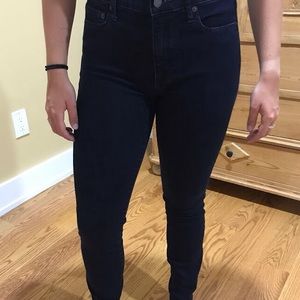 GAP True Skinny High Rise Jean (Black)