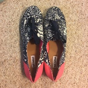 Floral printed flats