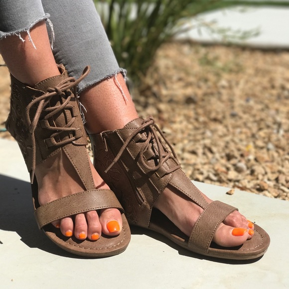 Beautiful Tan Floral Embroidered Sandal - Picture 3 of 5