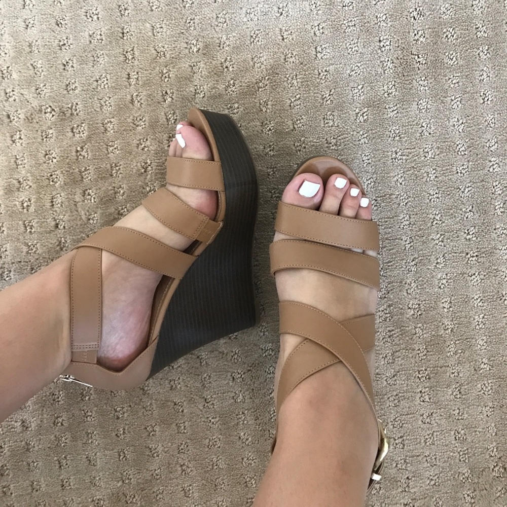 Express Wedges