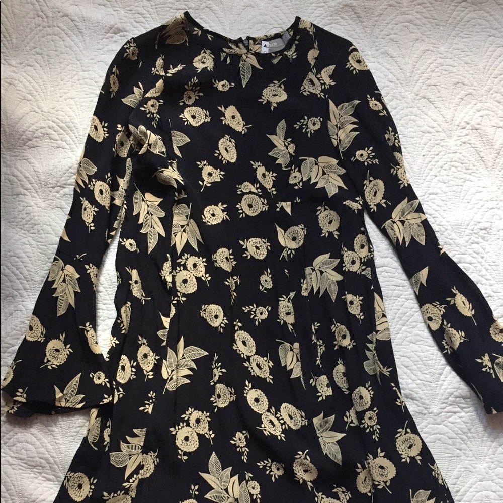 Maternity dress with bell sleeves