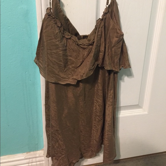 Silk, ruffled tank top! - Picture 2 of 2