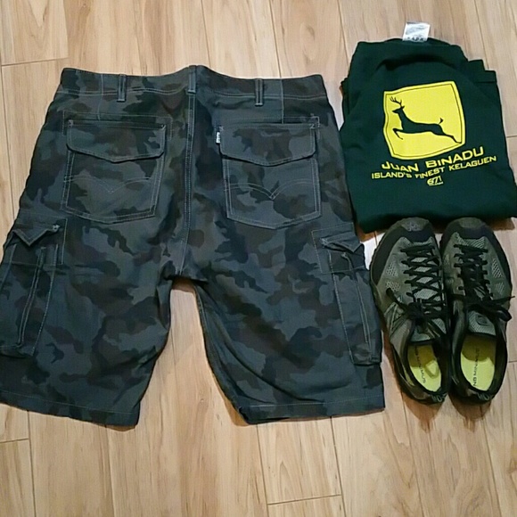 Levi's Other - Levis Cargo Shorts size 34