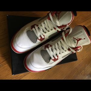 Retro Jordan 4 Fire Red