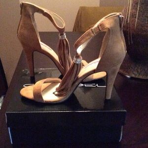 C. Label Camel Heels Size 11