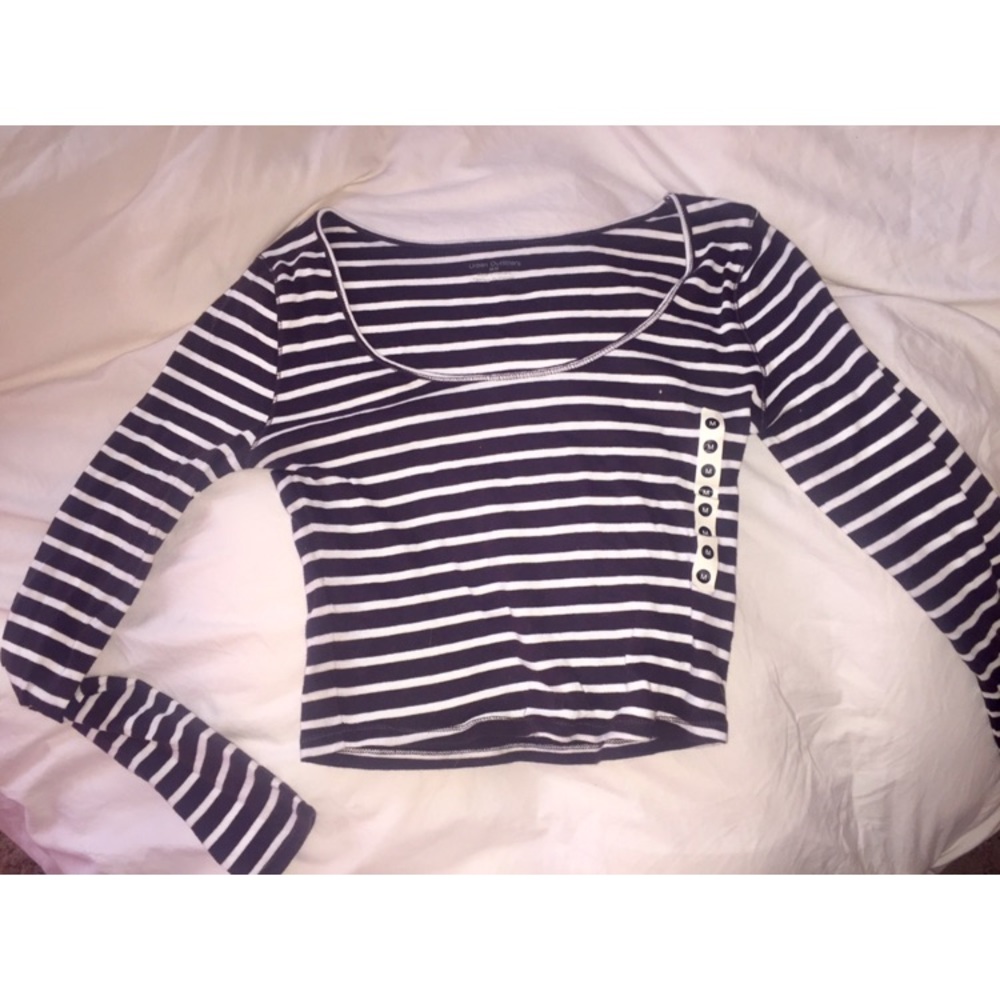 Brown & white stripe 3/4 sleeve crop top