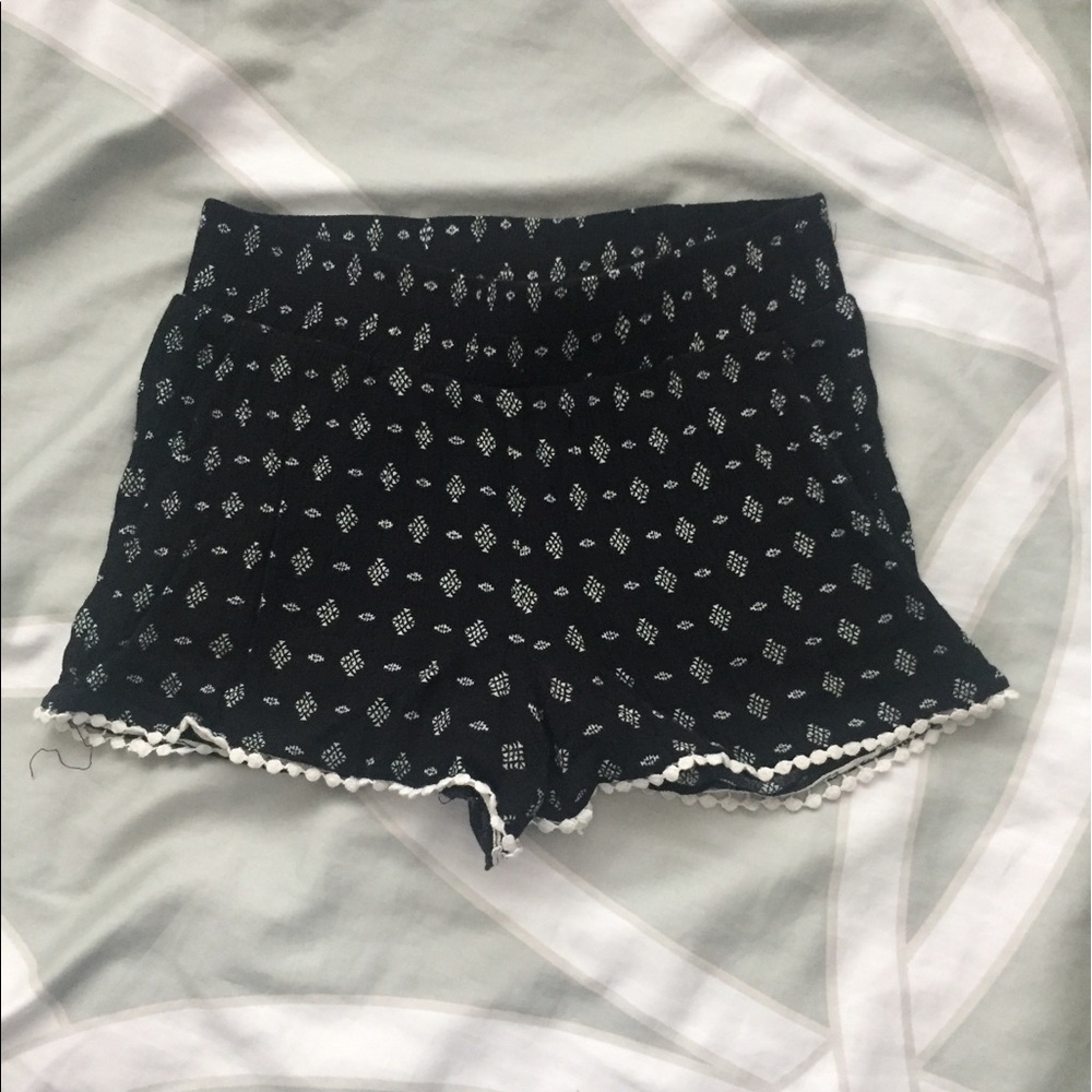 Tilly's full tilt flowy shorts
