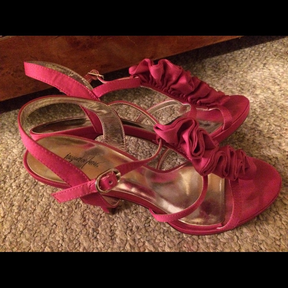Jacqueline Ferrar Sandals--Size 8