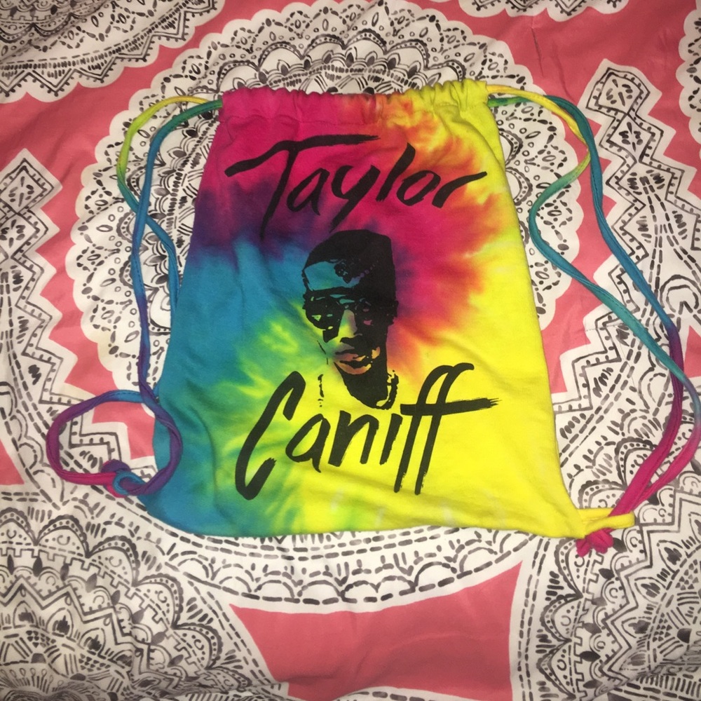 taylor caniff draw string bag