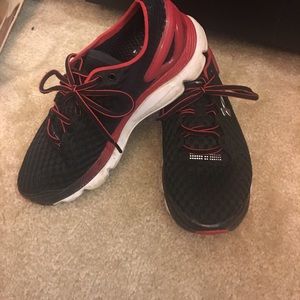 Under armor tennis shoes
