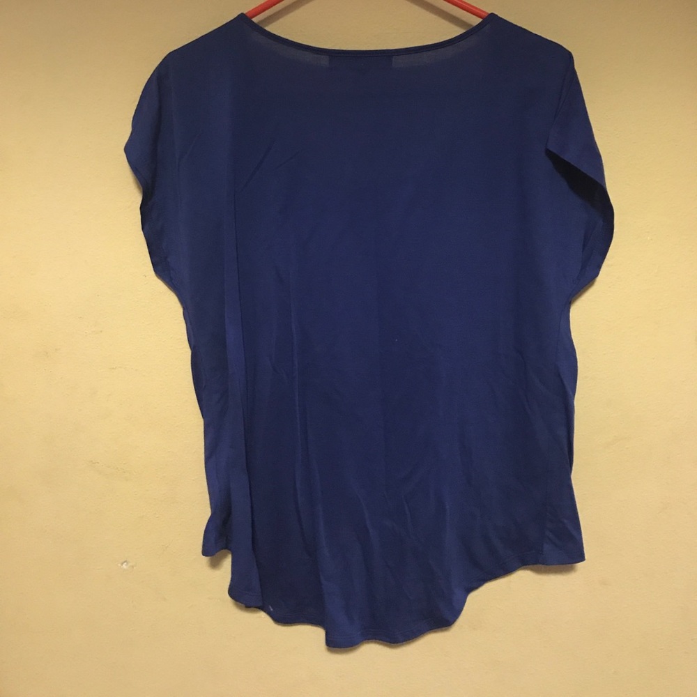 Blue Top 💙 - Picture 3 of 4