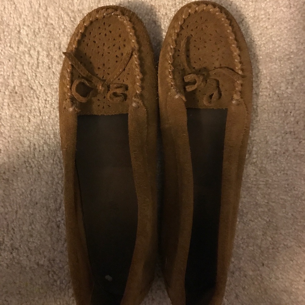 Minnetonka size 8.5 moccasins