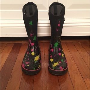 MOVING SALE - Bogs winter boots size 5