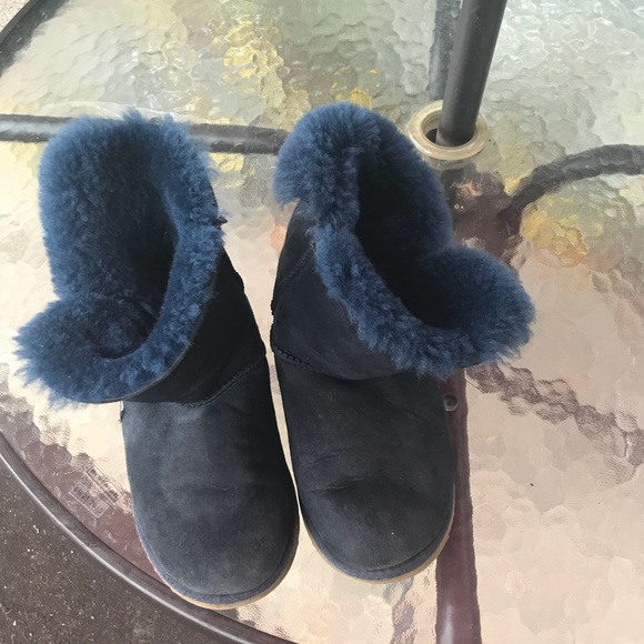 •UGGS• Blue Bailey Button 🌟Sunday Sale🌟 - Picture 2 of 8
