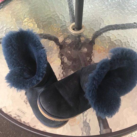 •UGGS• Blue Bailey Button 🌟Sunday Sale🌟 - Picture 8 of 8