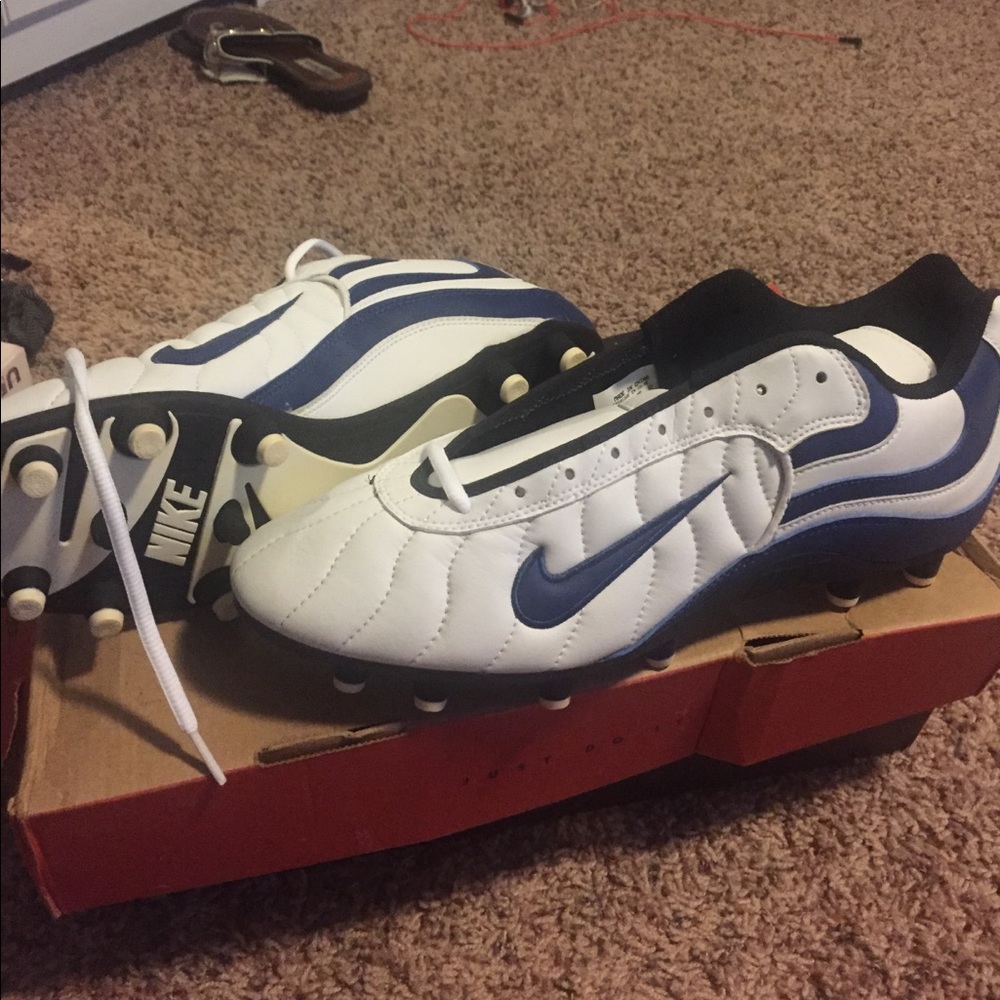 Men's brand new Nike Speed TB Plus football cleats