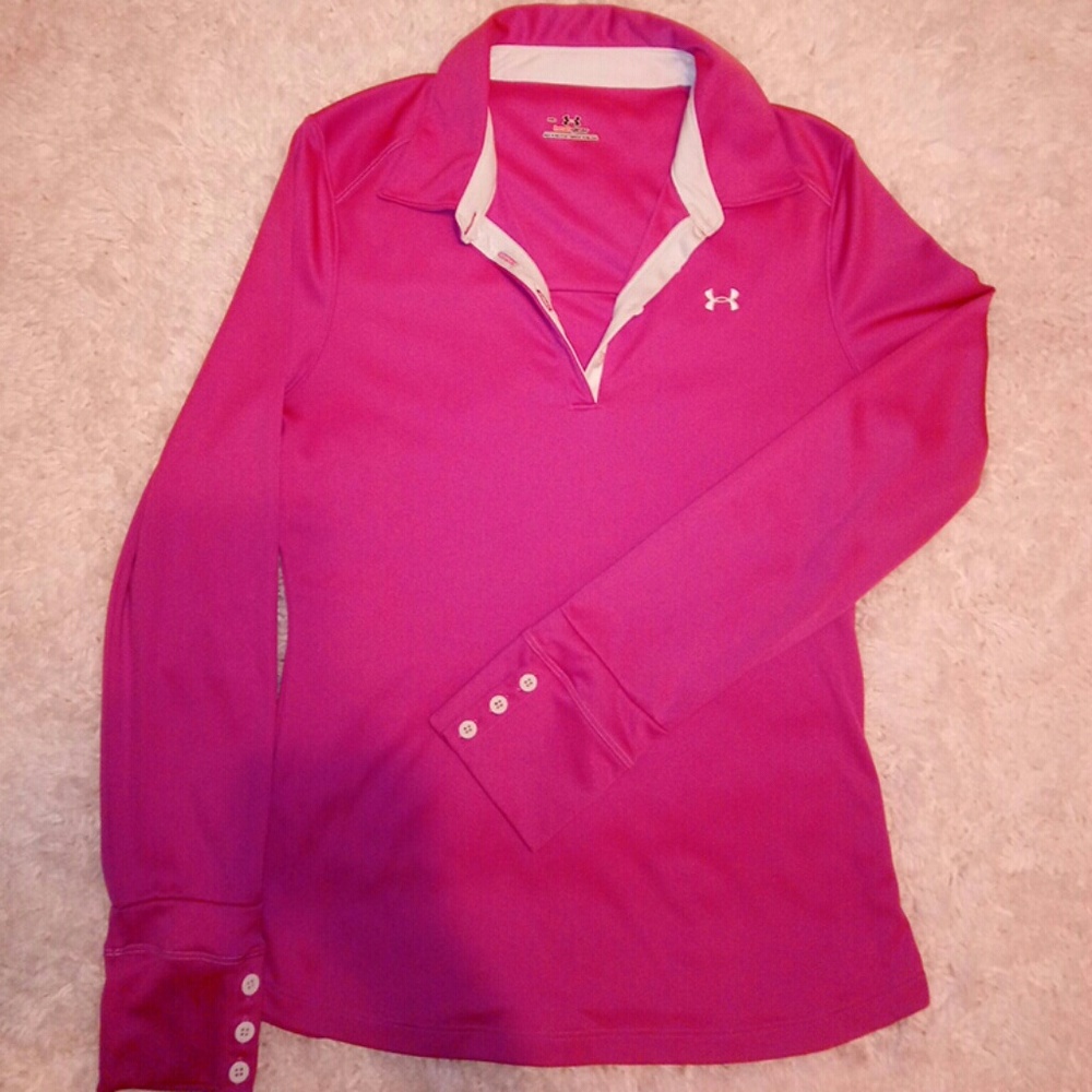 Women's Under Armour long sleeve pullover.