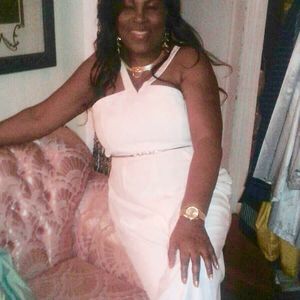 Meet your Posher, Elaine