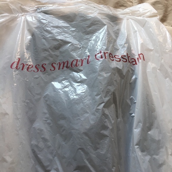 Black dress - Picture 8 of 8