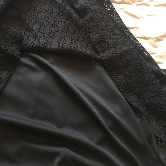 Black dress - Picture 3 of 8