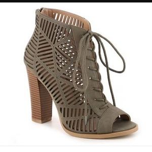 NEVER WORN Mix no. 6 Olive Ankle Booties NWOT