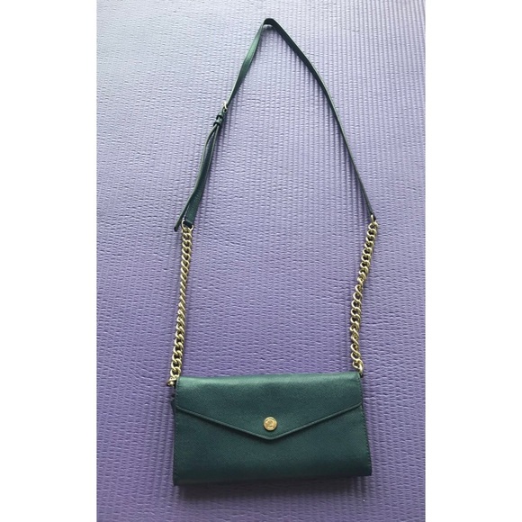 Michael Kors Wallet on Chain - Picture 1 of 3