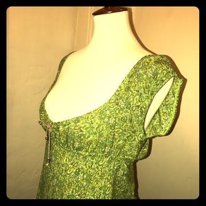 SUPER CUTE LIGHT GREEN SUMMER DRESS! LOVE NECKLINE