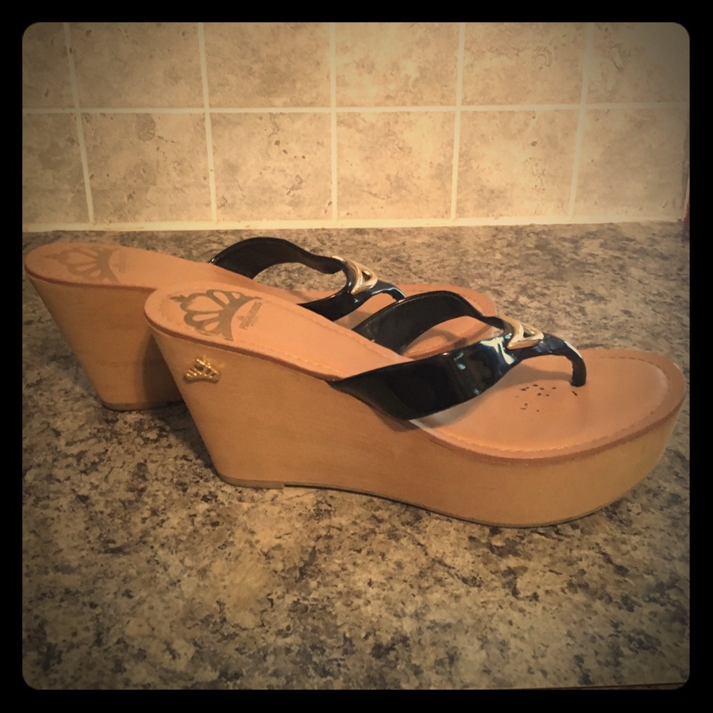 Fergalicious wedge sandal size 6.5.