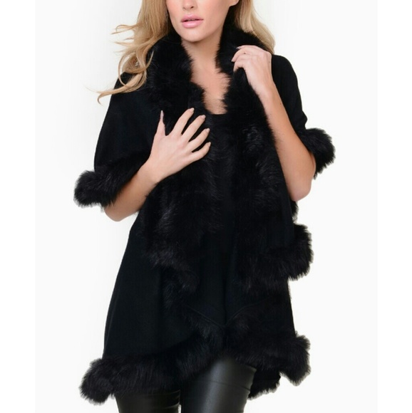 RESTOCKED AUDREY Cape w/ Faux Fur Trim Black - Picture 3 of 4