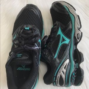 Mizuno running shoes