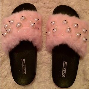 Fluffy pearl slides