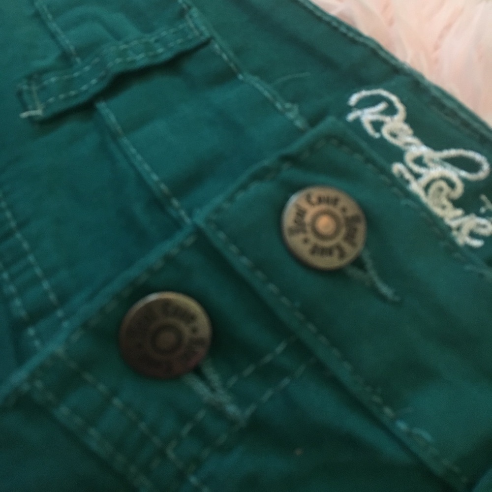 High waisted blue denim pants or Mom Jeans