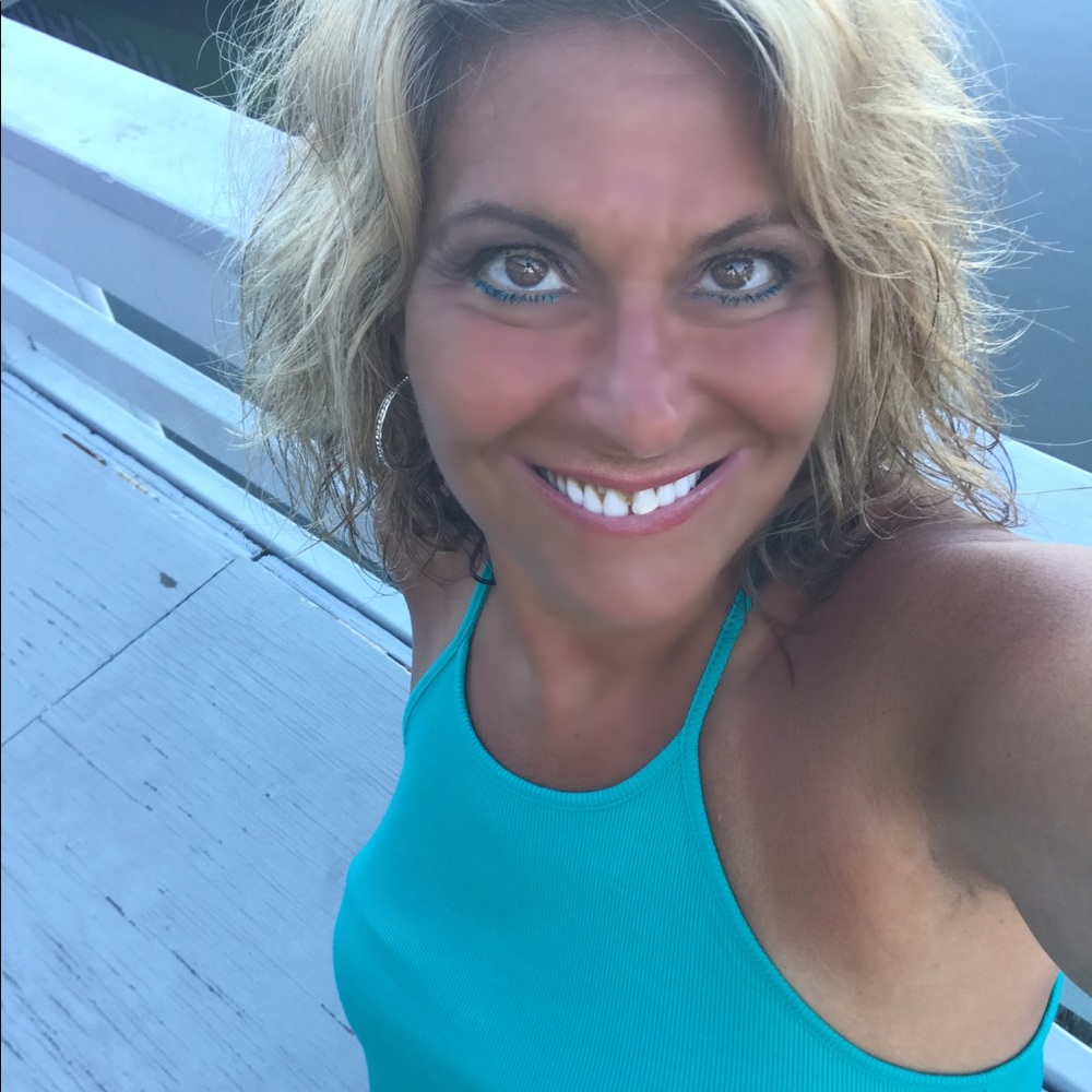 Meet your Posher, Tarina