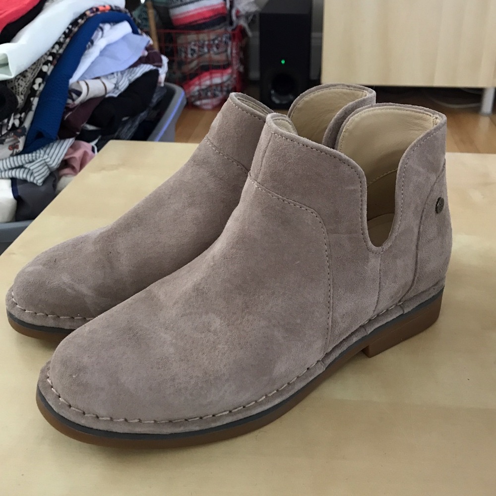 Hush Puppies Suede Ankle Booties Size 6