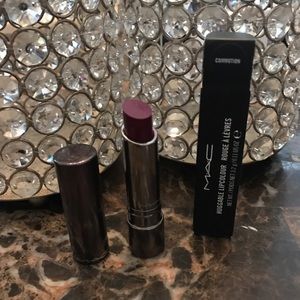 💋MAC Limited Edition "Commotion" Huggable Lip💋