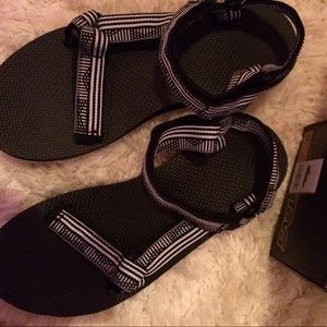 Black and white teva's