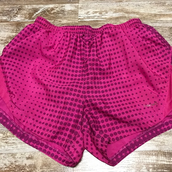 🎀PINK RUNNING SHORTS🎀 - Picture 2 of 4