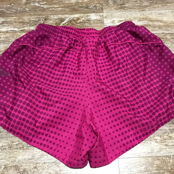 🎀PINK RUNNING SHORTS🎀 - Picture 3 of 4