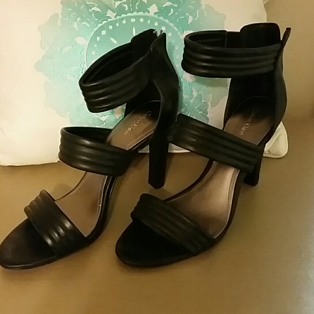 Calvin Klein like new heels
