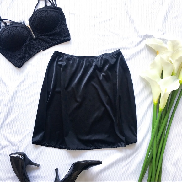 Other - Black skirt slip