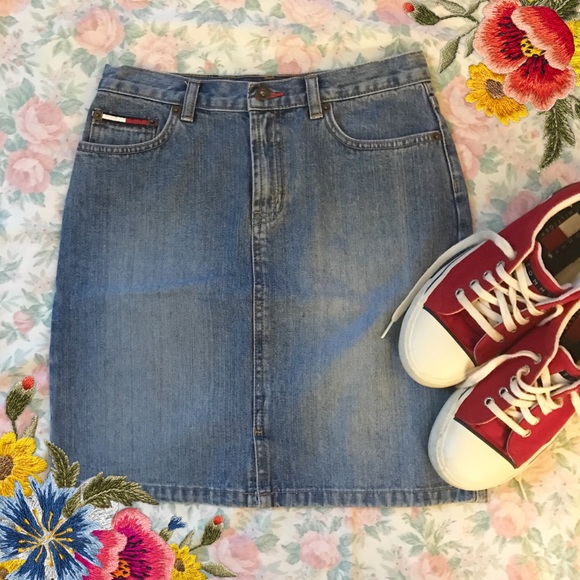 Tommy Hilfiger vintage denim skirt! size small! - Picture 2 of 7